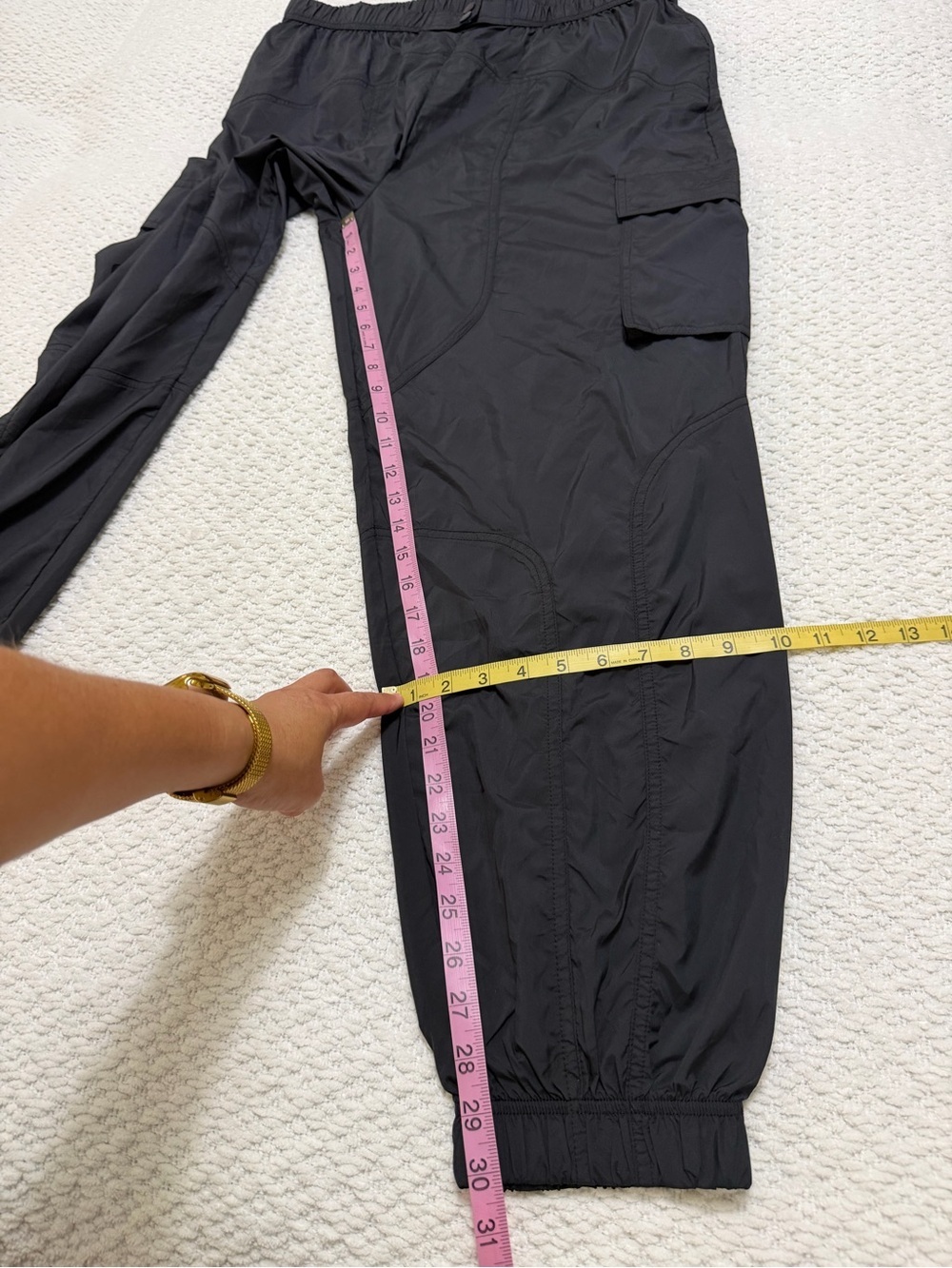 Fabletics Black Lightweight Cargo Parachute Jogger Women’s Size XL NWT - Picture 4 of 10